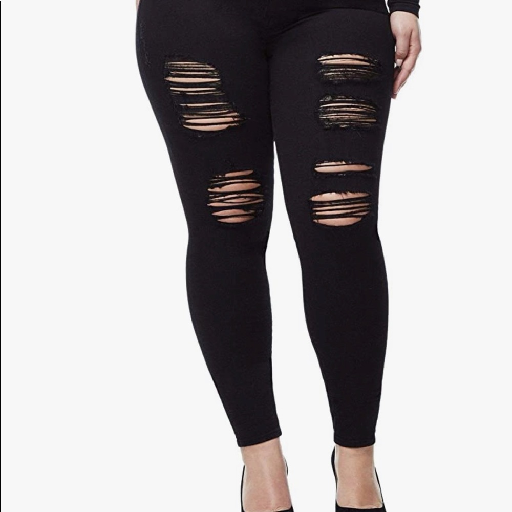 NWT black distressed skinny jeans